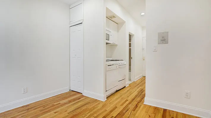 Rented by Creed Realty Group | media 3