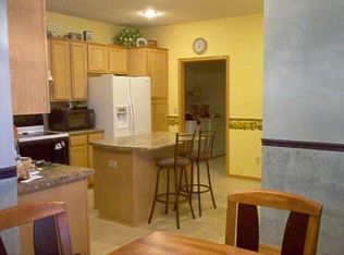 5879 Prairie Ridge Dr, Shoreview, MN 55126