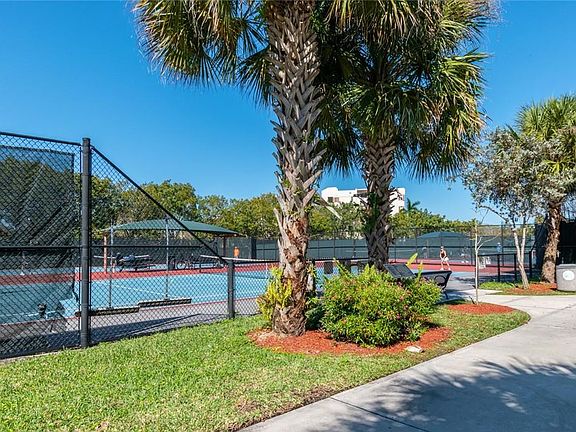 2nd image of 3600 Oaks Clubhouse Dr APT 303