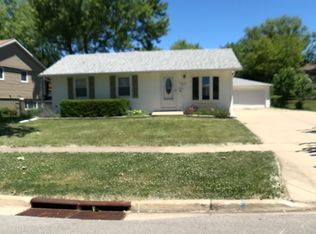 217 Kosan Cir, Streamwood, IL 60107