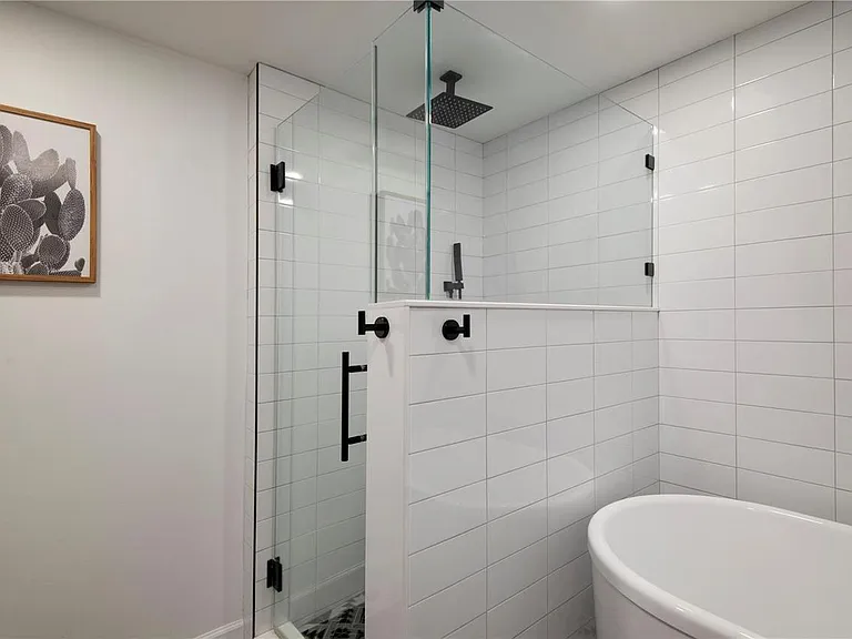 1314 E Washington St — Photo 15