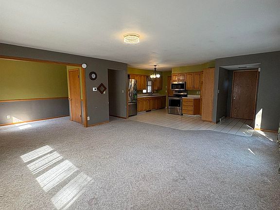 4th image of 912 Pleasantview Dr