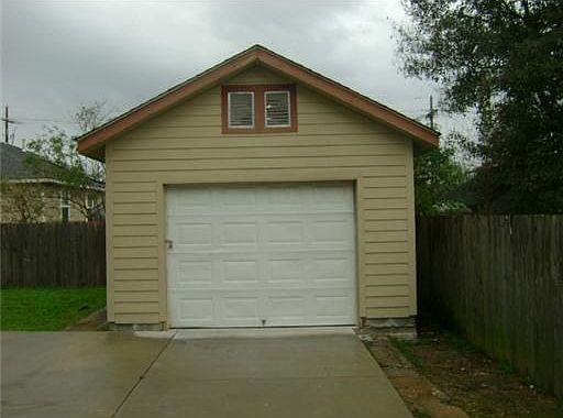 3rd image of 5165 Lafaye St