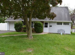 116 Queen Lily Rd, Levittown, PA 19057