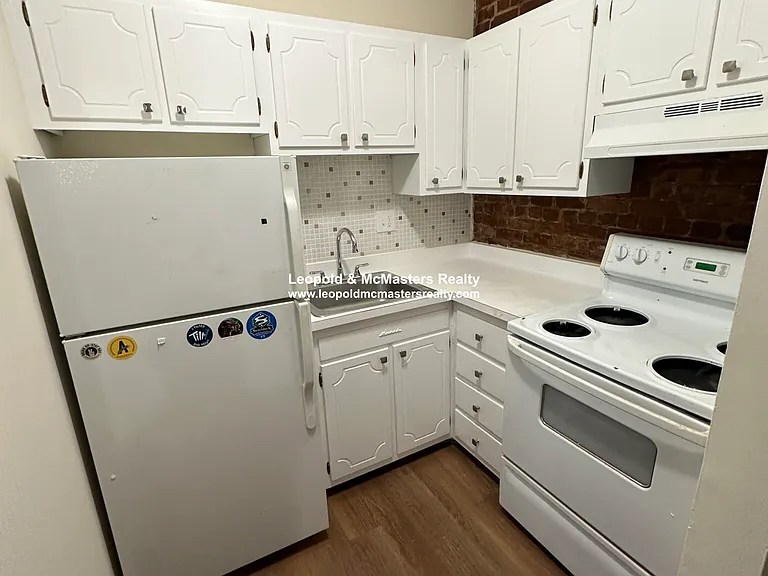 South Huntington Apartments — Photo 9