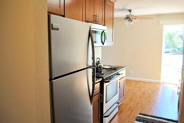1st image of 670 Sharon Park Dr APT 30