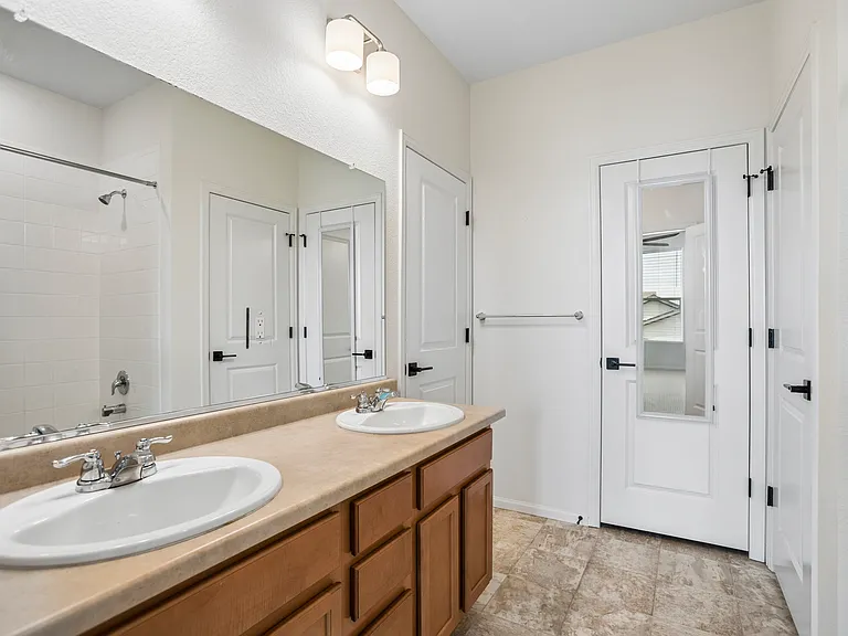 855 N Waterloo Cir — Photo 20