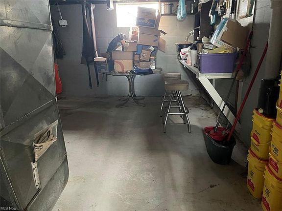 5th image of 707 Roosevelt Ave
