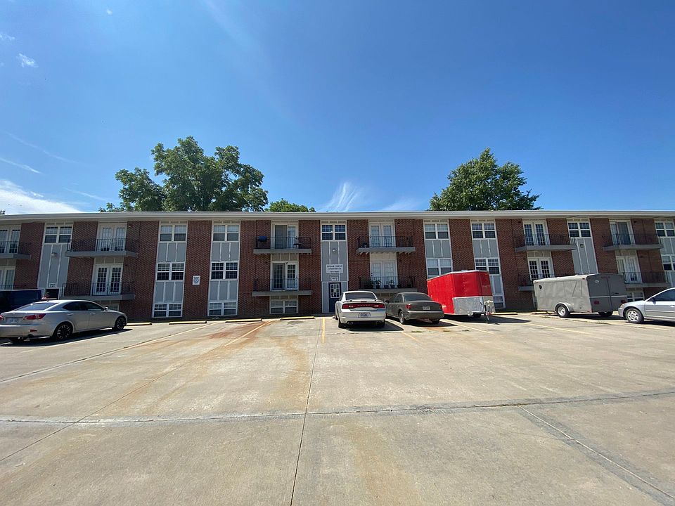 1st image of 801 S Maguire St #353FDFEF6