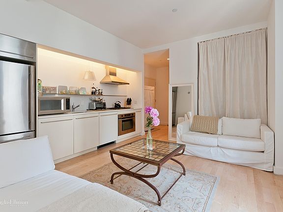 2nd image of 15 Broad St APT 1401