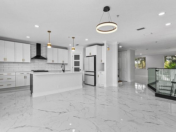 2nd image of 3006 Waterside Cir #3006