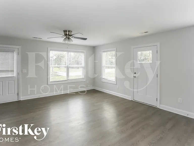 2519 No Mans Ave — Photo 4