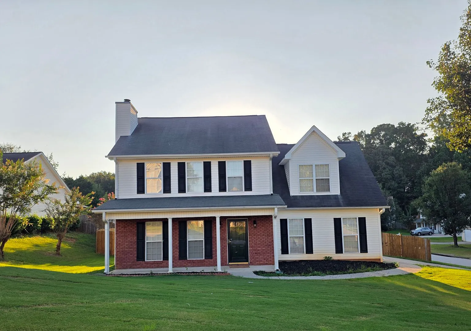 Updated 4 bed 2.5 bath located in Hiram — Photo 1