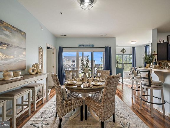 3rd image of 3302 S Sagamore Dr #3302E