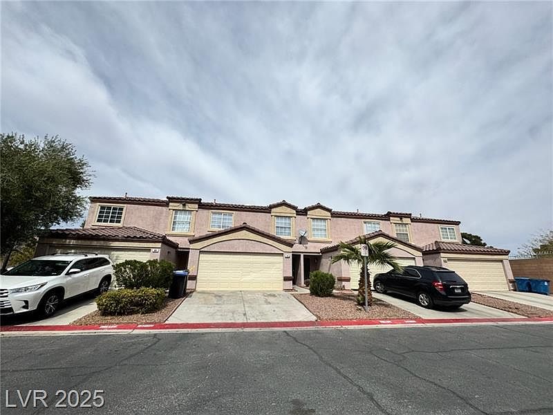 1st image of 2500 Adelante Ave