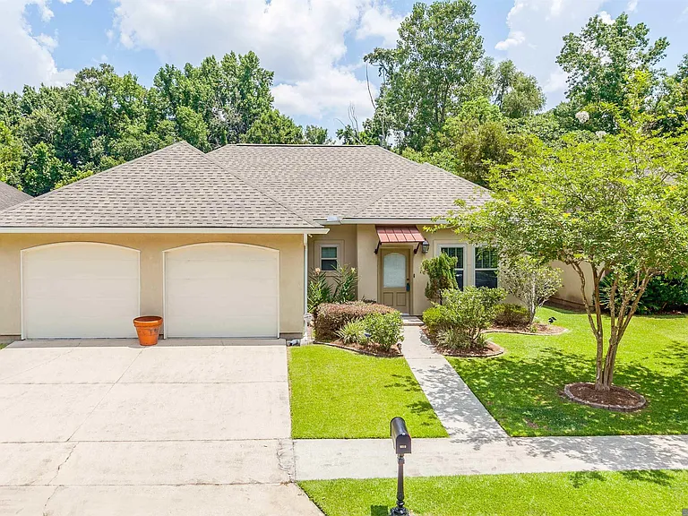 9319 Boone Dr — Photo 1