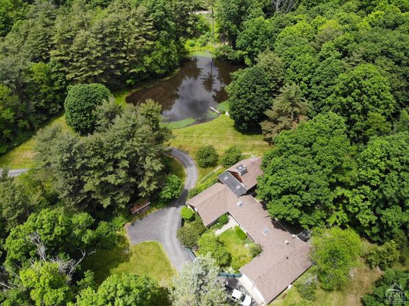 230 Scannell Rd, Chatham, NY 12037