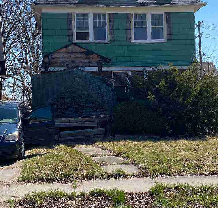 3211 Lawrence