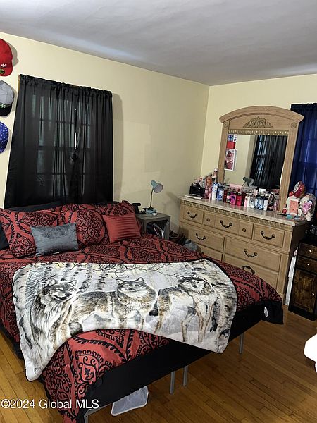 5th image of 111 Stewart Street