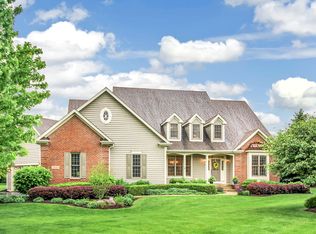 7N668 Wagontire Rd, St Charles, IL 60175