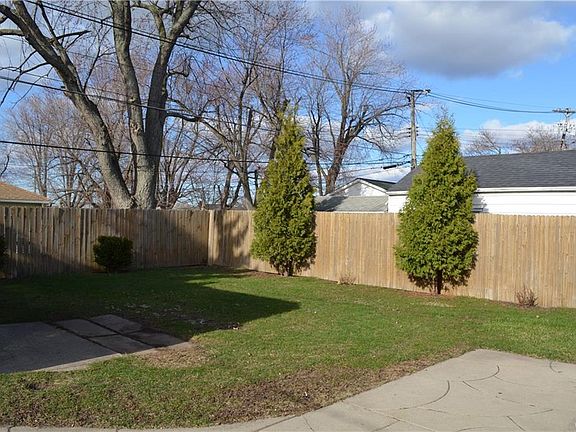 4th image of 864 Cleveland Dr