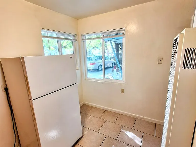 565 S 11th St #1 — Photo 9