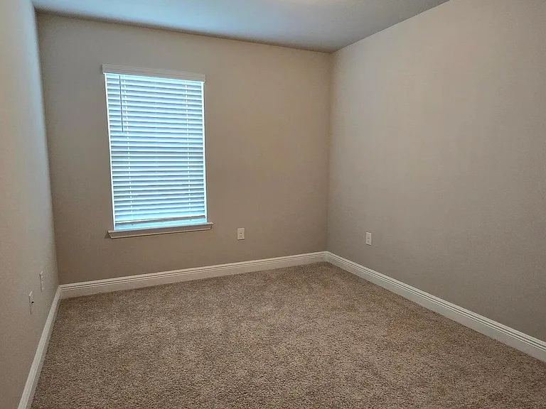 5837 Bay Pl — Photo 7