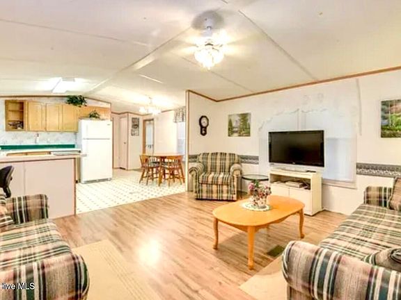 5th image of 1190 Montego Drive