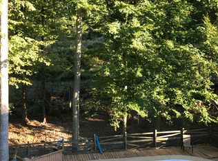 6240 Garretson St, Burke, VA 22015