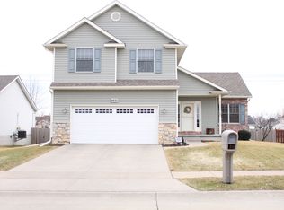 1637 W 67th St, Davenport, IA 52806