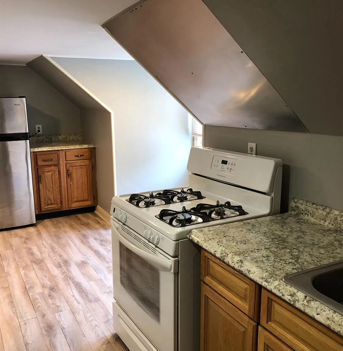 1 bed, 1.0 bath, 1444 sqft, $1,750 — Photo 2
