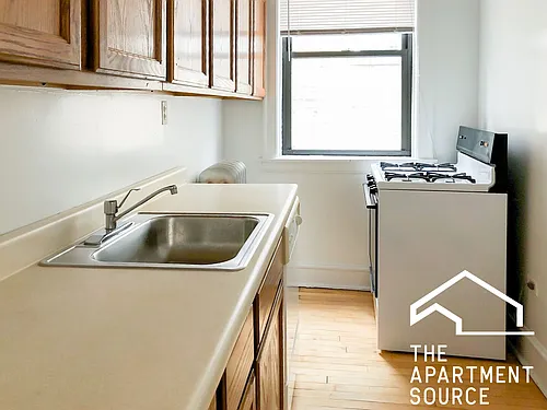 3915 N Greenview Ave #1 Photo 1