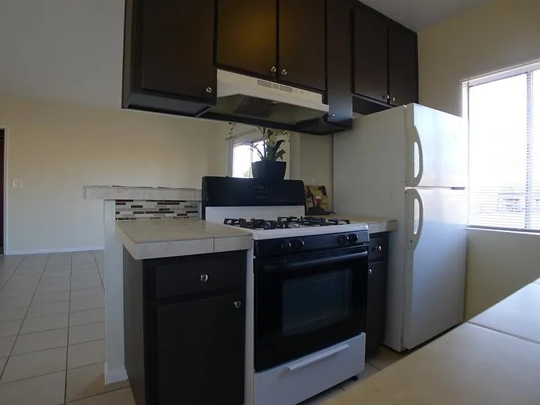 514 Grand Ave #D — Photo 7