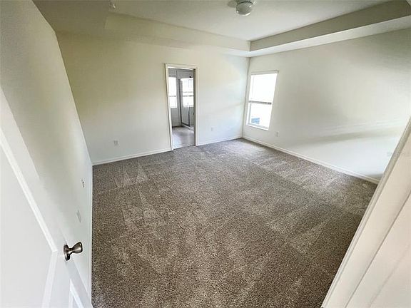 4th image of 1208 Papaya Cir