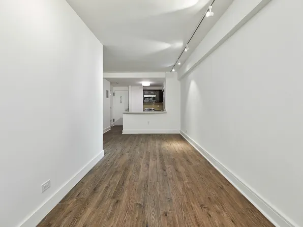 225 East 63rd Street image 3 of 12