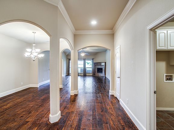 4th image of 1030 Thistle Hill Trl