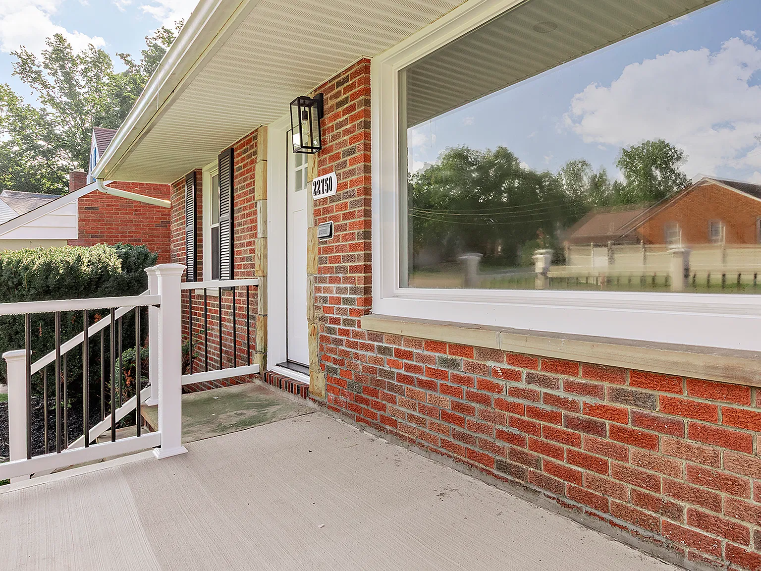 4 bed, 2381 sqft, $2,300 — Photo 2