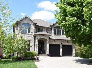 211 Tollgate Dr, Hamilton, ON L9G 5C8