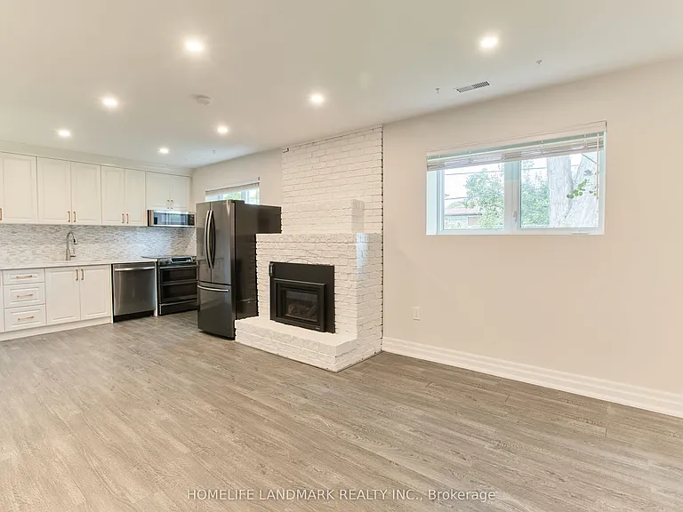 21 Robinglade Dr #LOWER — Photo 4