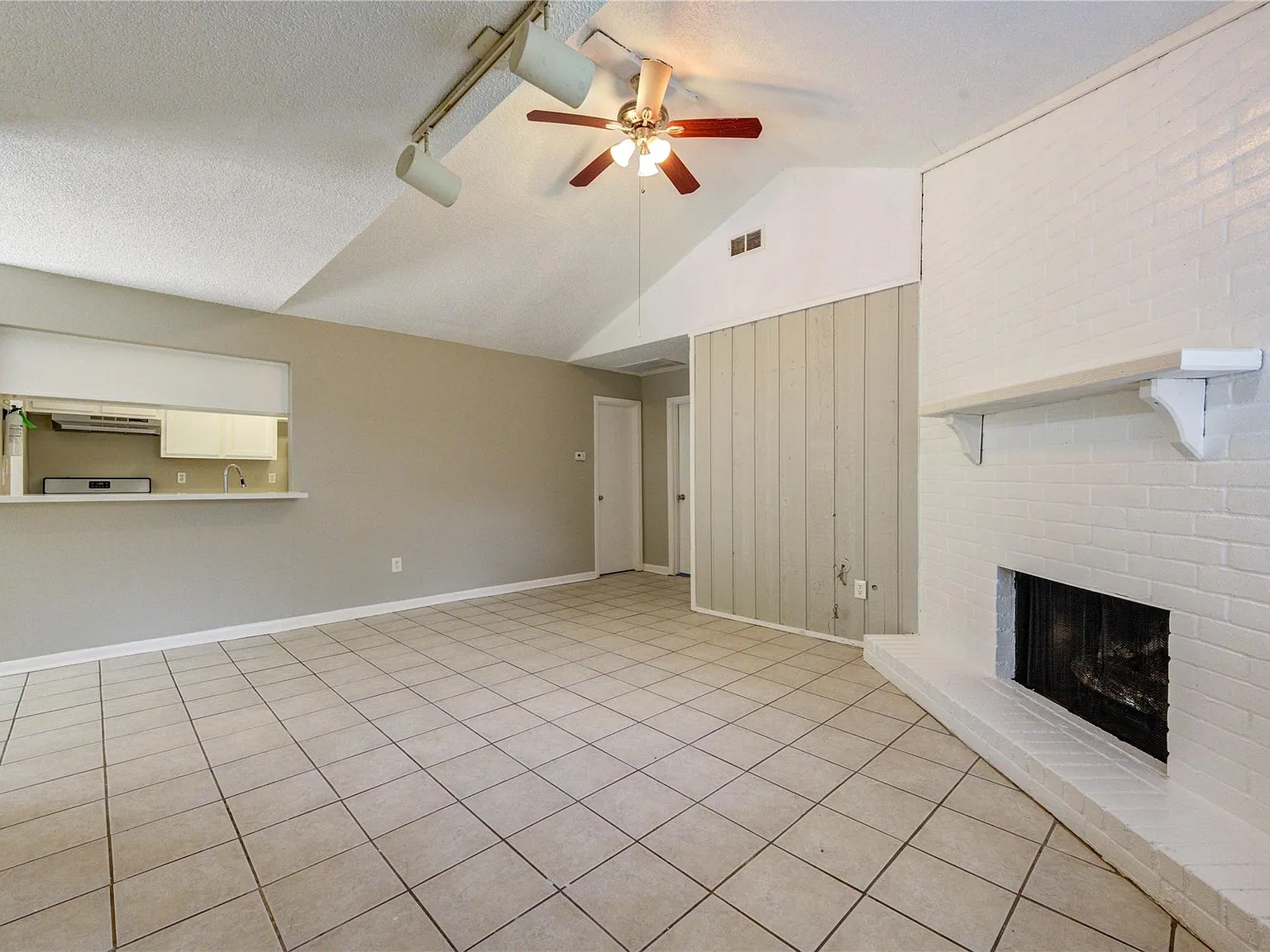 2 bed, 2.0 bath, 1108 sqft, $1,500 — Photo 3