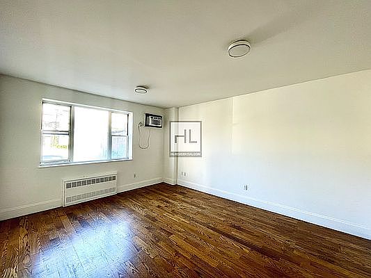 3rd image of 1143 De Kalb Ave #4