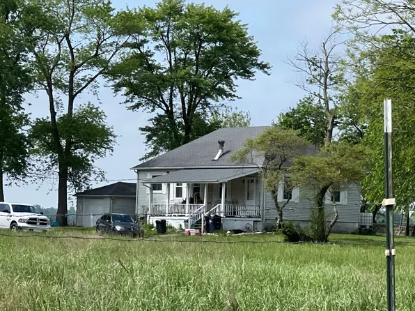 501 S Ruth Ave, Irvington, IL 62848