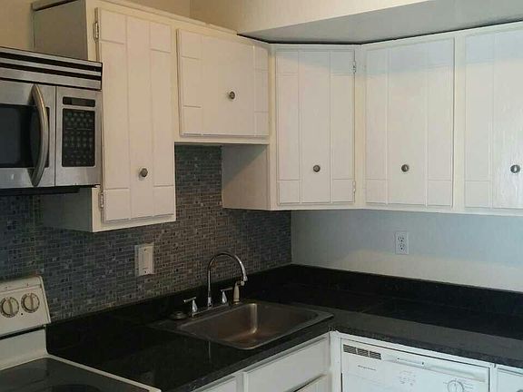 4th image of 3511 Kenbrooke Ct