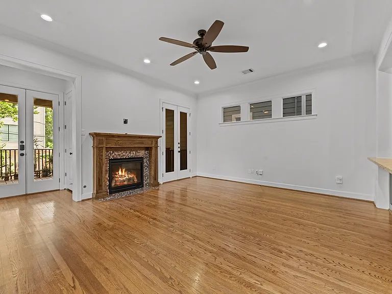 836 E 24th St — Photo 18