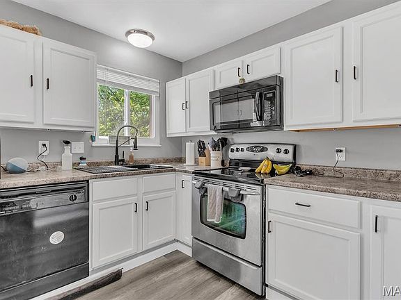 5th image of 2192 Meadow Dr