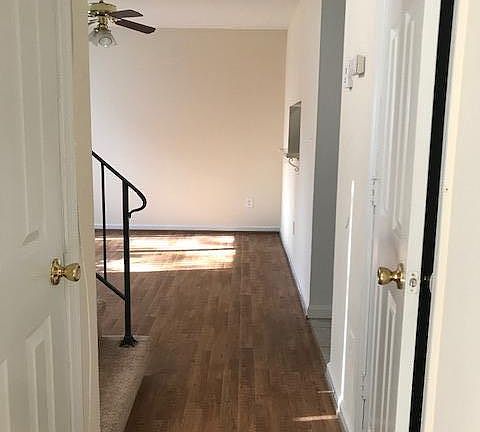 2nd image of 9 Dorsey Rd APT D