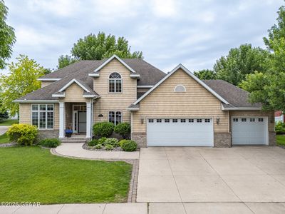 2103 44th Ave S, Grand Forks, ND, 58201
