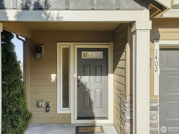 4th image of 1402 NE 71st Drive