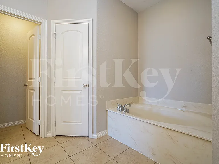 104 Abbey Rd — Photo 17