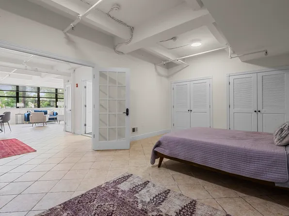 300 Communipaw Avenue image 8 of 28